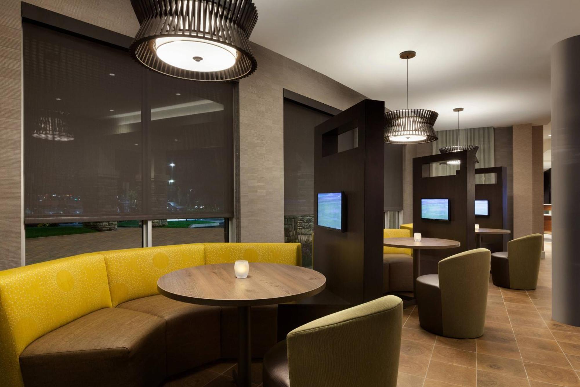 Courtyard By Marriott Boston Dedham/westwood Hotel Westwood